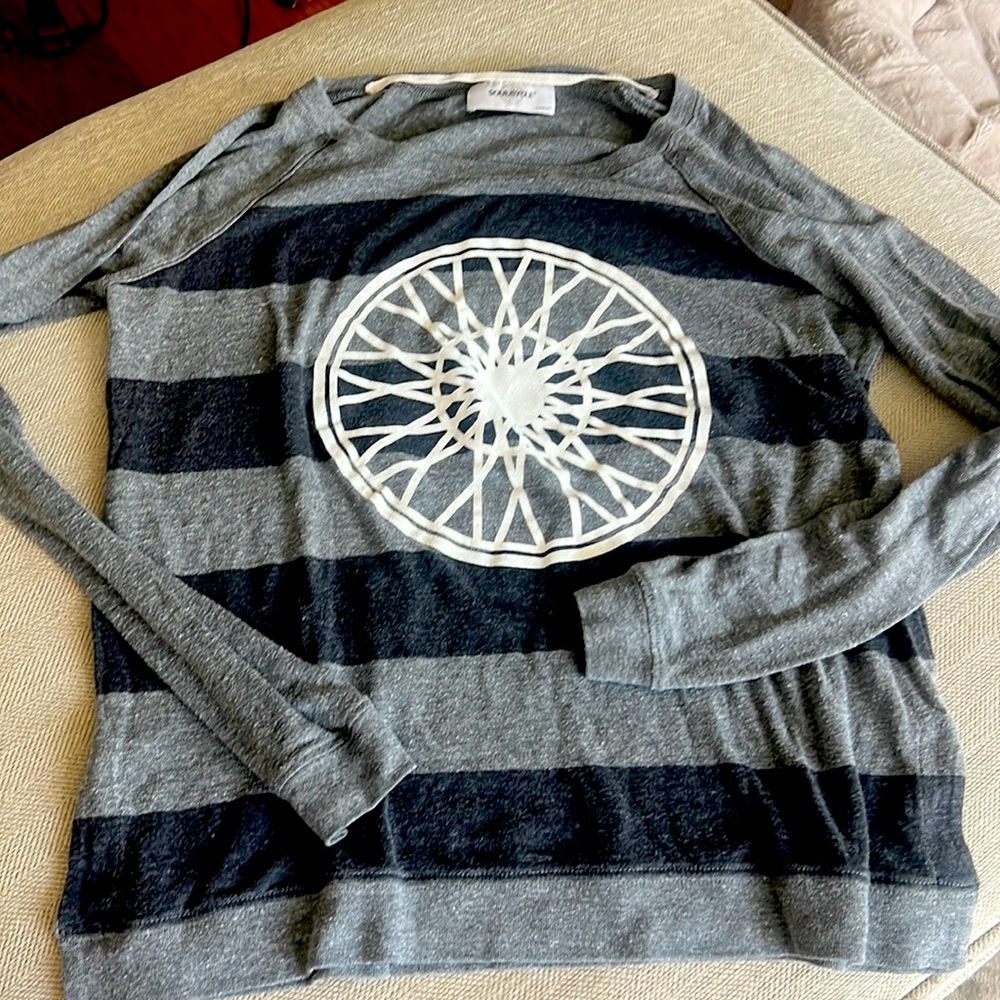 VGUC soul cycle striped raglan top.